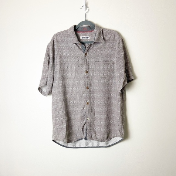TOMMY BAHAMA • Men’s Coconut Point Geo Camp Shirt in Bala Shark Size Large - Picture 1 of 7